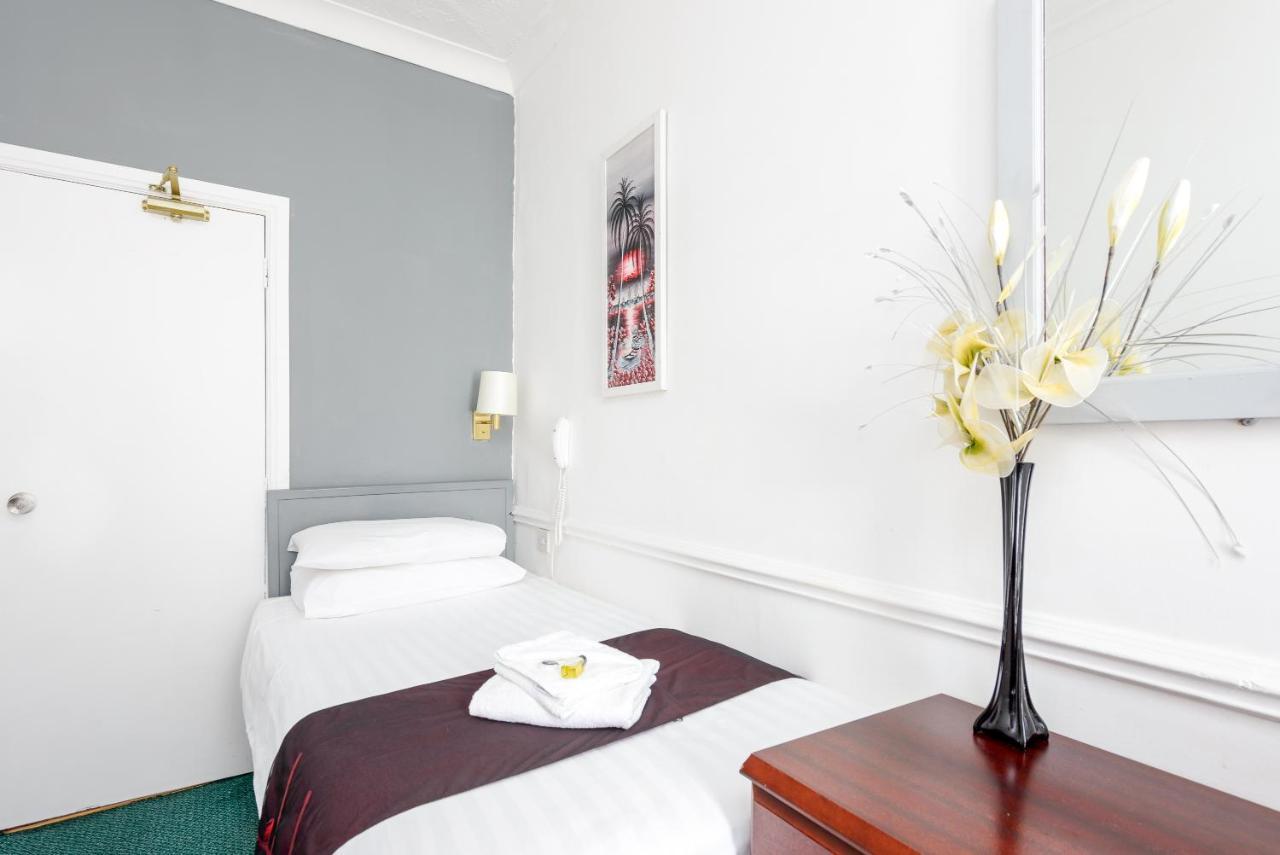 Abbey Lawn Hotel Торкі Екстер'єр фото